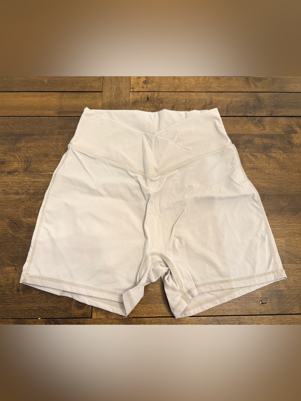 High-Waist Performance Shorts in Light Beige